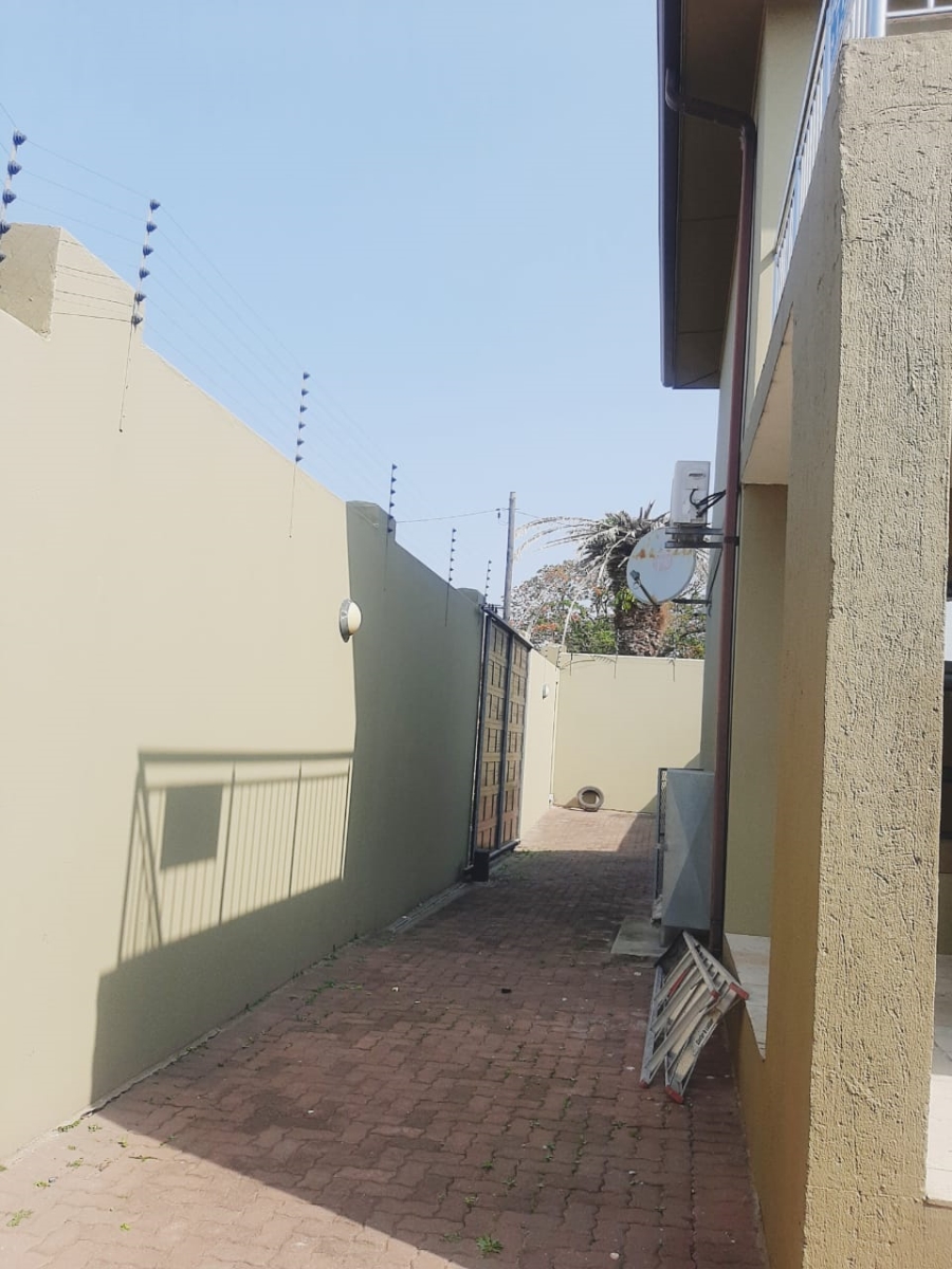 7 Bedroom Property for Sale in Amalinda Eastern Cape